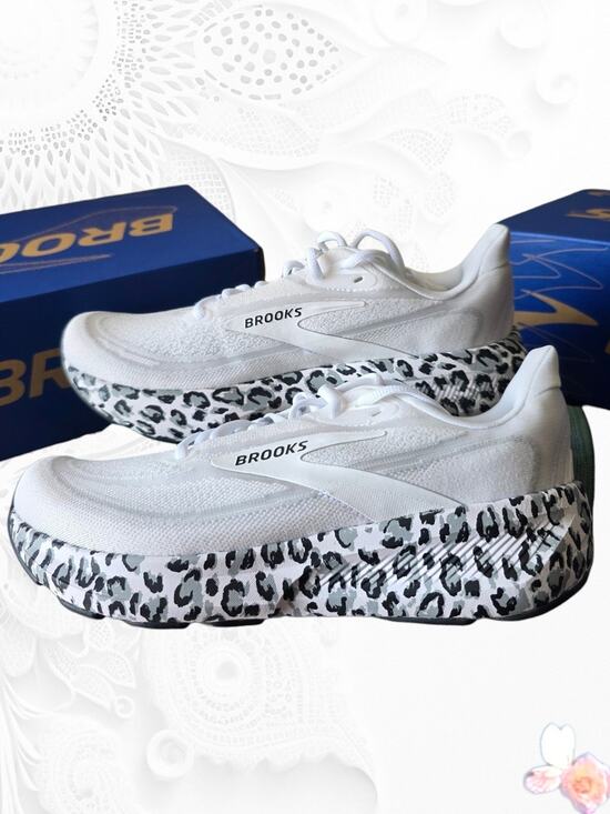 Brooks Shoes - Limited Brooks Revel 9 Running Shoes White Leopard Print Women's 9.5 Or 10 NIB